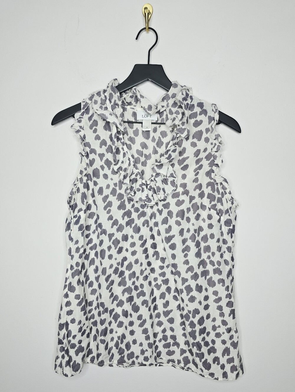 Ann Taylor LOFT Animal Print Sleeveless Ruffle Top Size Medium